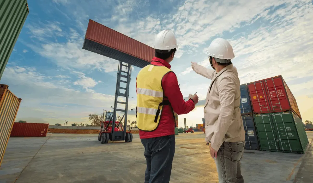 Global Sourcing vs Local Procurement: Finding the Right Balance